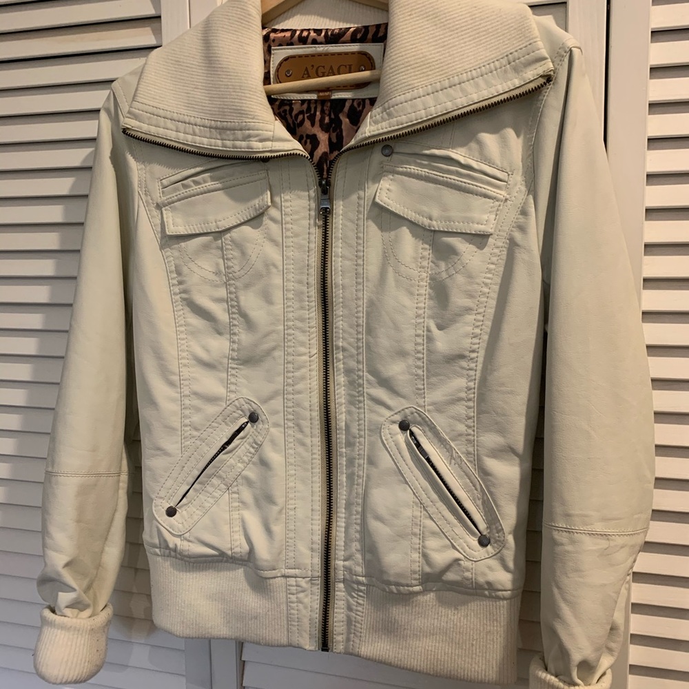 A’GACI White Jacket Size:M